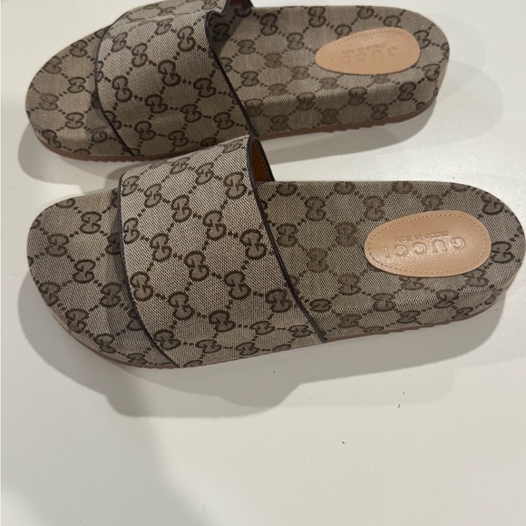 Like new Gucci slides size 46 men’s 12 - Picture 3 of 6